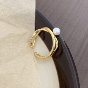 Wave pearl ring